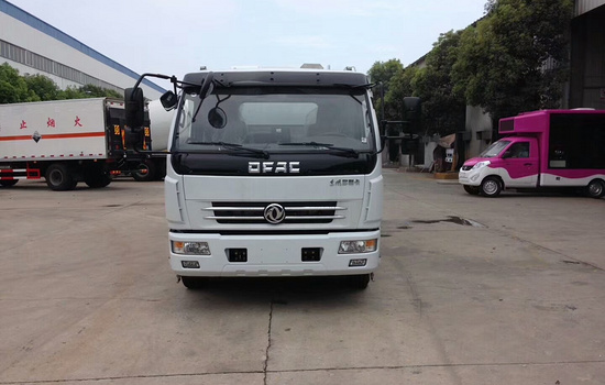 東風多利卡8噸洗掃車
